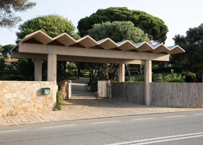 Bagues Villa *